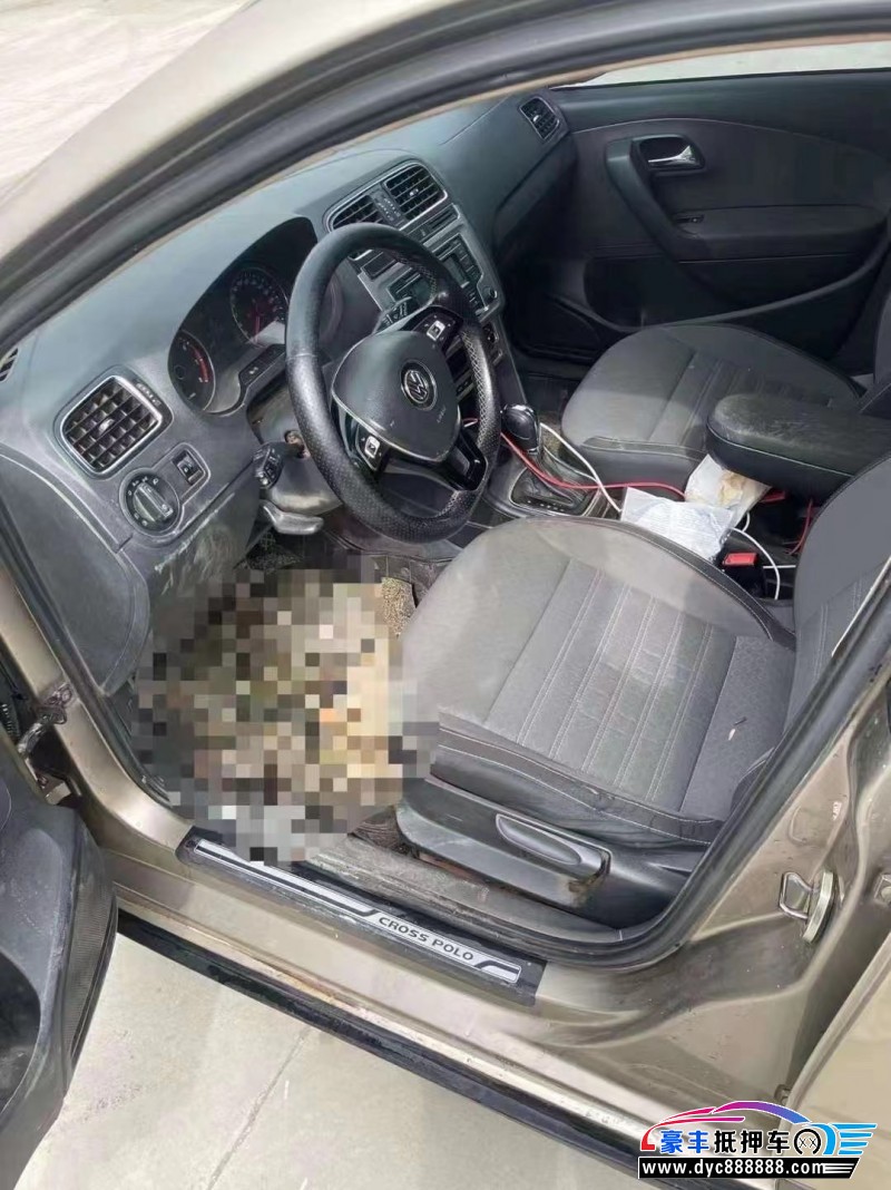 15年大众polo轿车抵押车出售