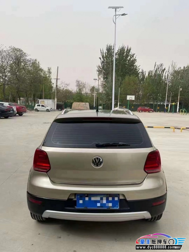 15年大众polo轿车抵押车出售