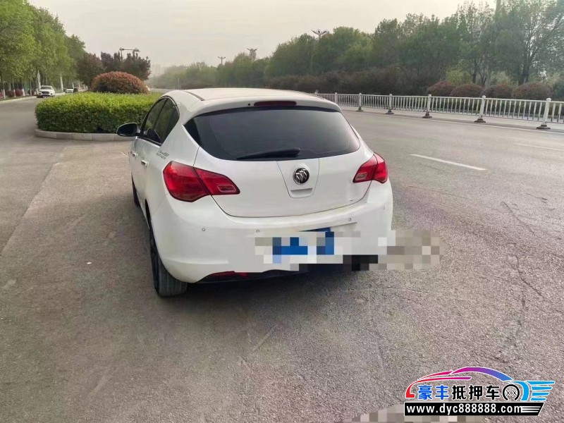 15年别克英朗轿车抵押车出售