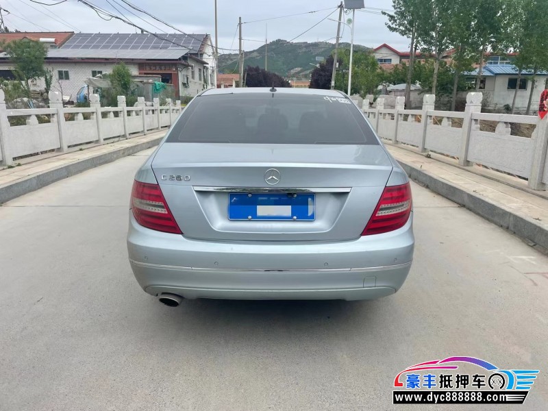 13年奔驰C轿车抵押车出售