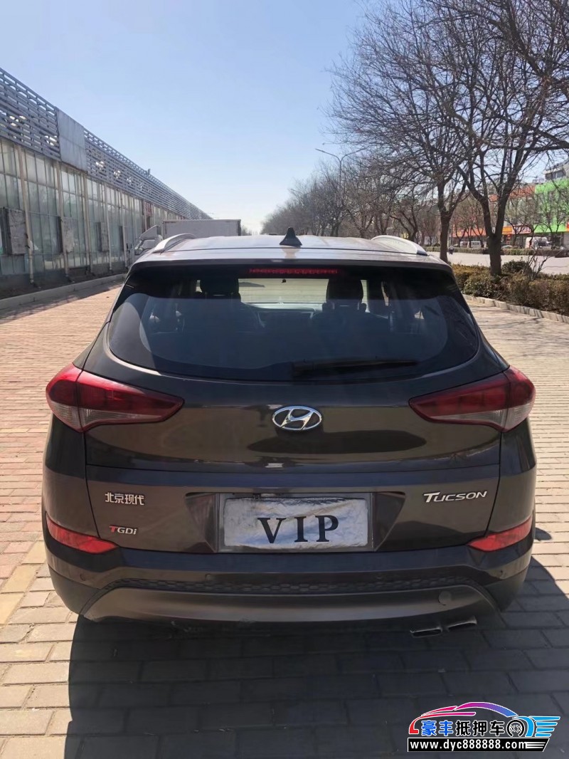 17年现代途胜轿车抵押车出售