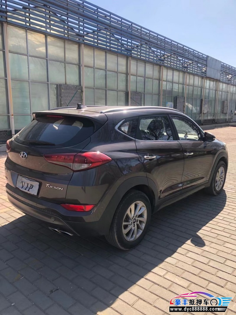 17年现代途胜轿车抵押车出售