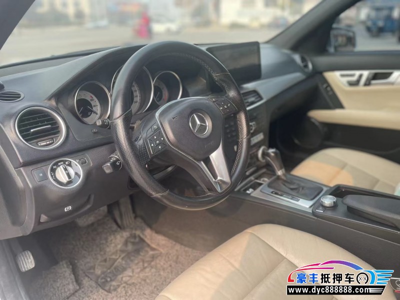 12年奔驰C级轿车抵押车出售