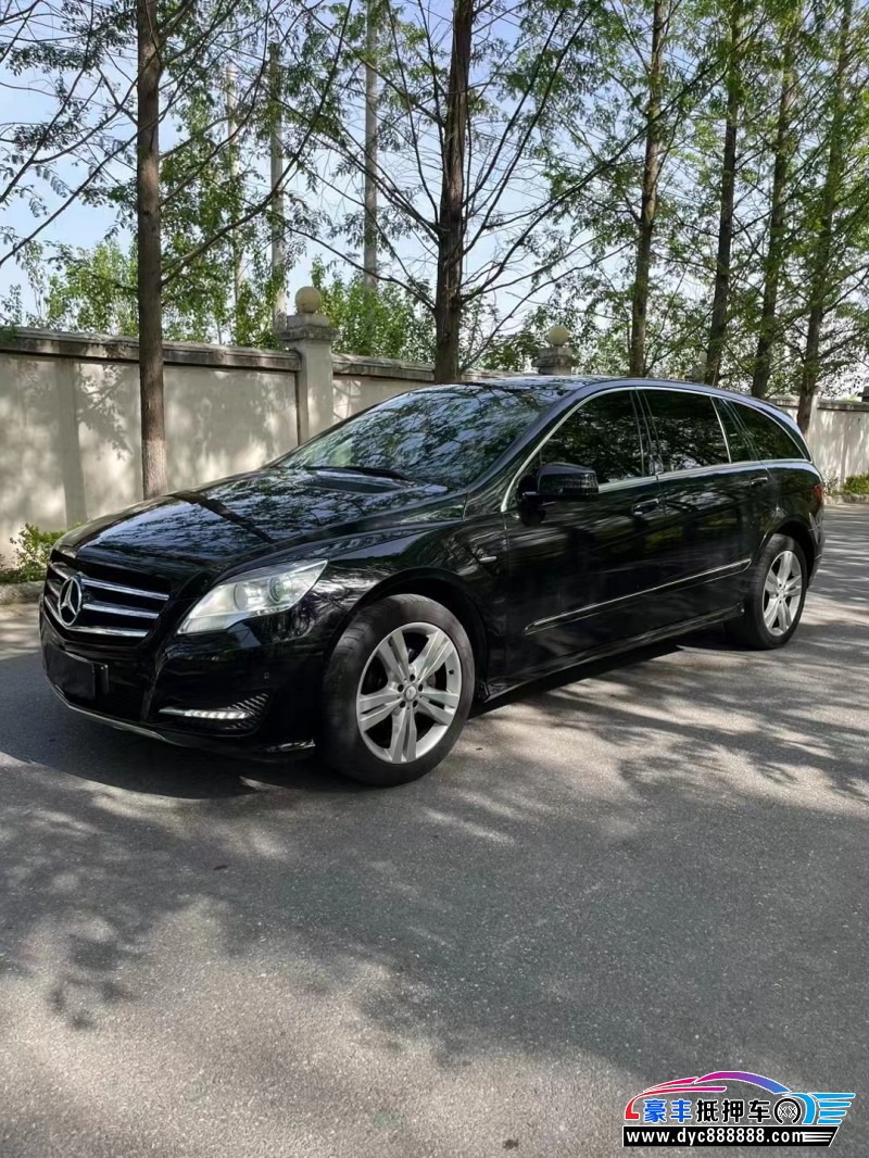 17年奔驰R级轿车抵押车出售