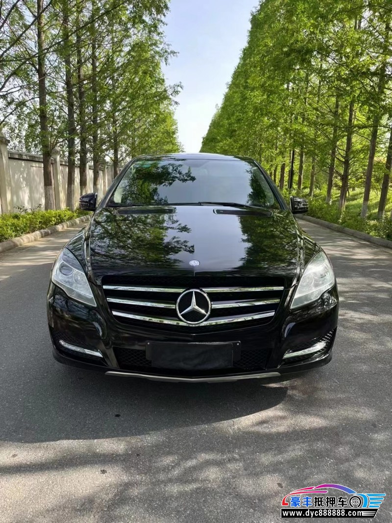 17年奔驰R级轿车抵押车出售