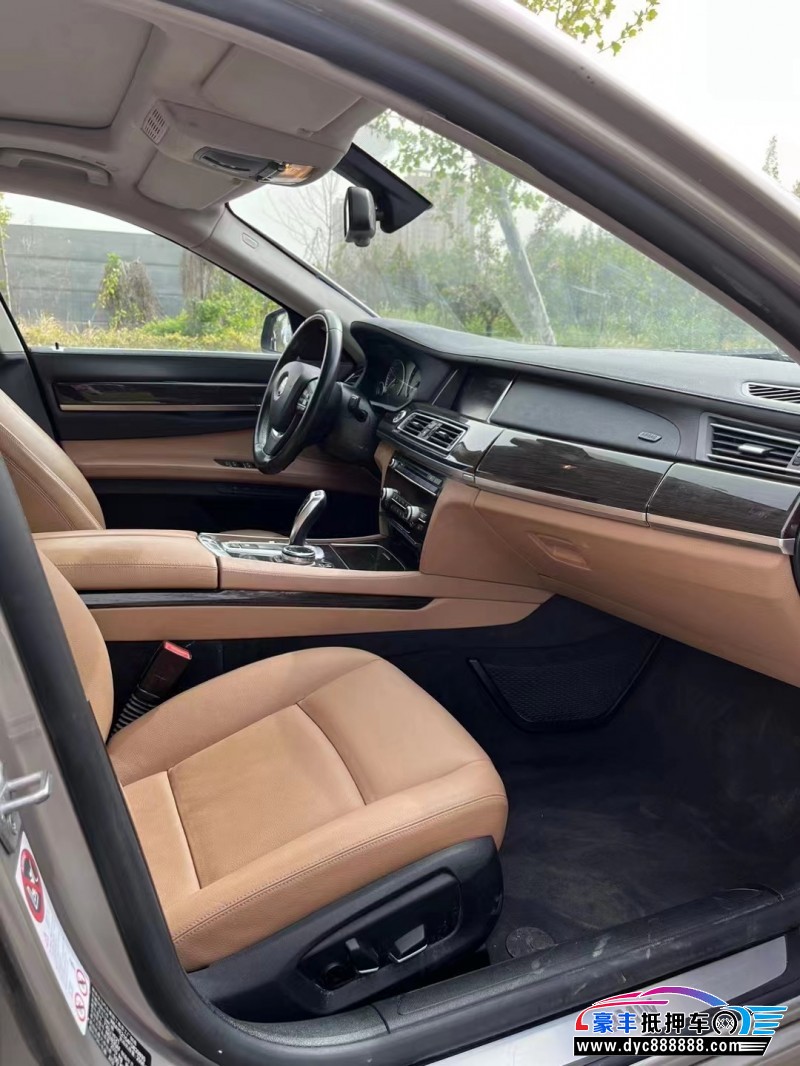 15年宝马7系轿车抵押车出售