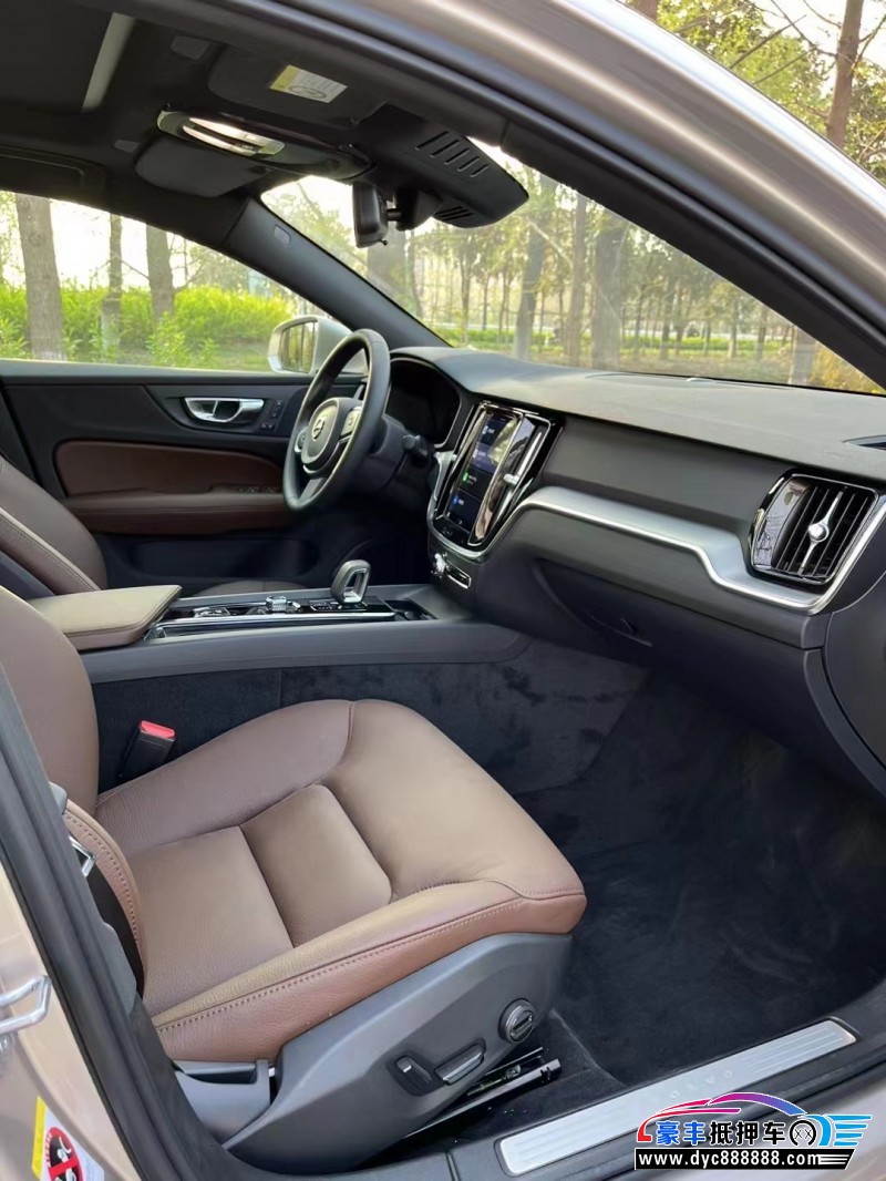 22年沃尔沃S60轿车抵押车出售