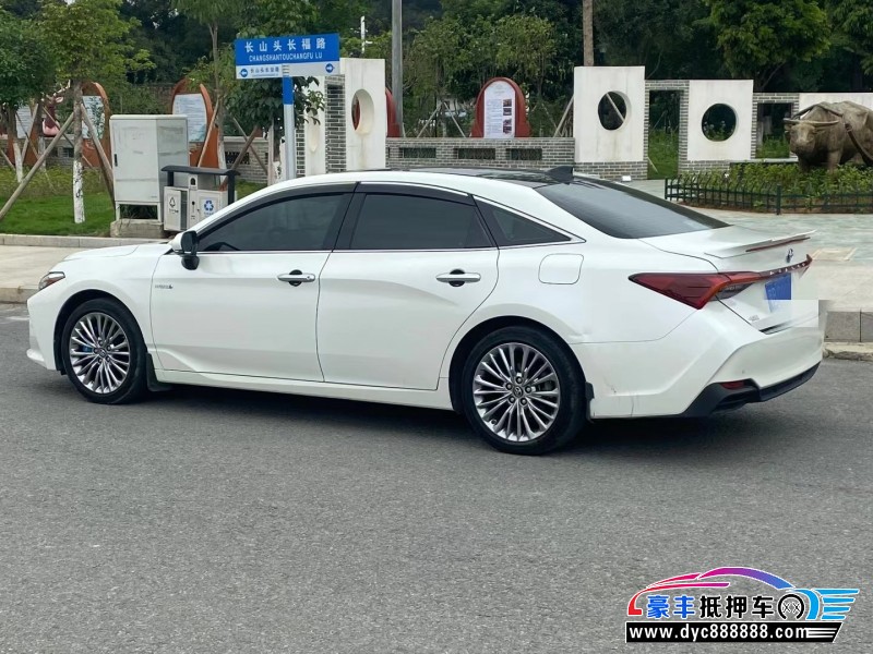 20年丰田亚洲龙轿车抵押车出售