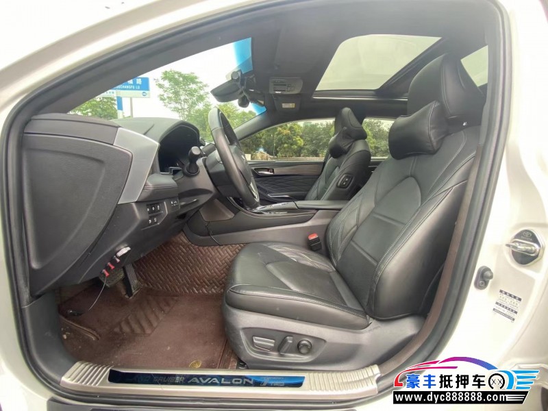 20年丰田亚洲龙轿车抵押车出售