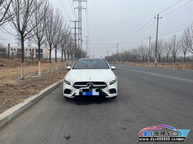 19年奔驰A轿车抵押车出售