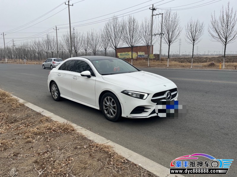 19年奔驰A轿车抵押车出售