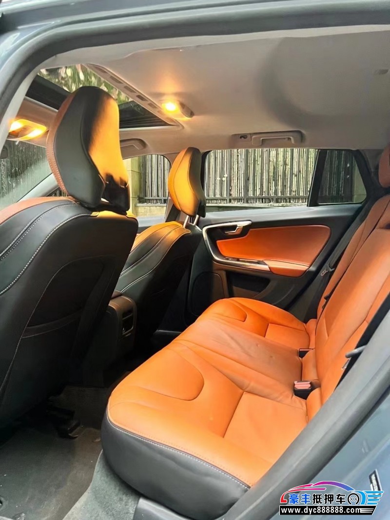 18年沃尔沃V60轿车抵押车出售