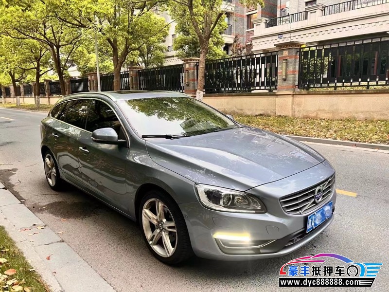 18年沃尔沃V60轿车抵押车出售