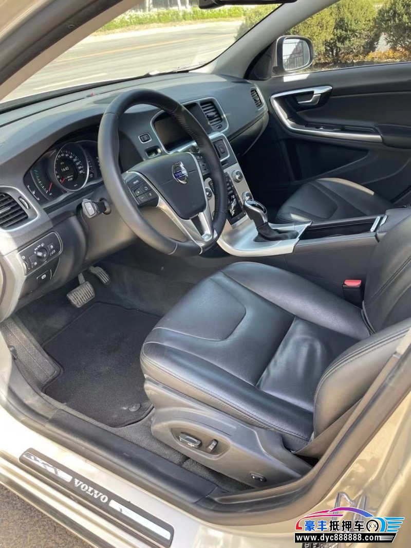 17年沃尔沃S60轿车抵押车出售