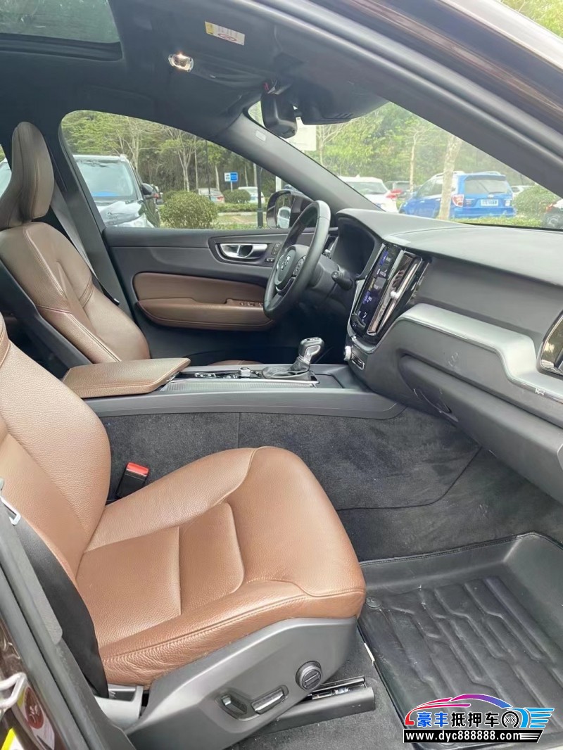 20年沃尔沃XC60轿车抵押车出售