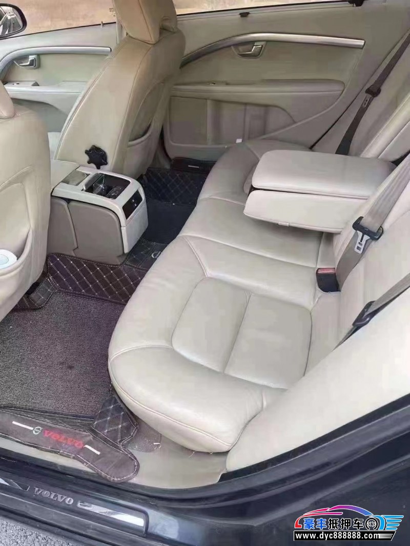 10年沃尔沃S80轿车抵押车出售