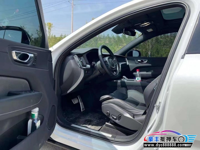 22年沃尔沃XC60轿车抵押车出售