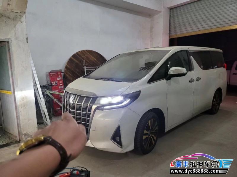 18年丰田埃尔法轿车抵押车出售