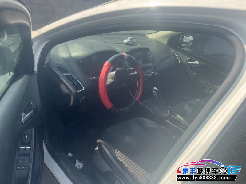 17年福特福克斯轿车抵押车出售