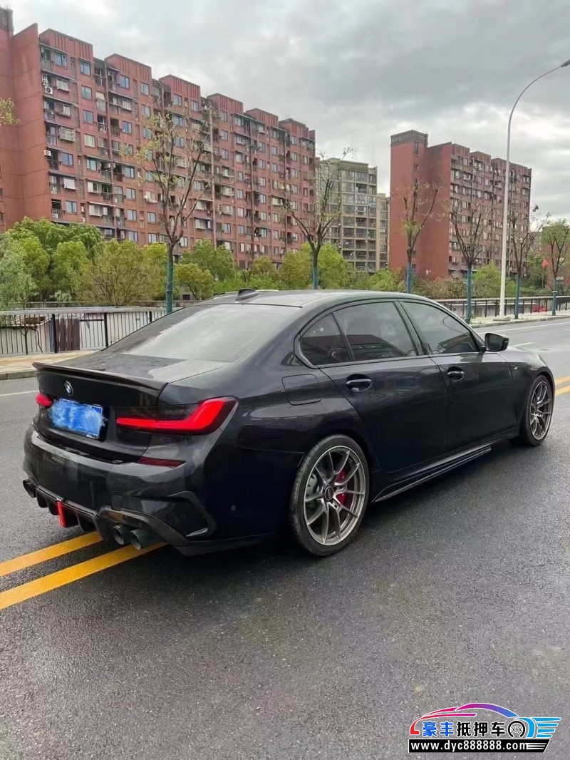 21年宝马3系轿车抵押车出售