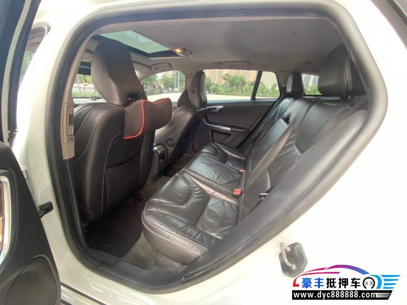 14年沃尔沃V60SUV抵押车出售