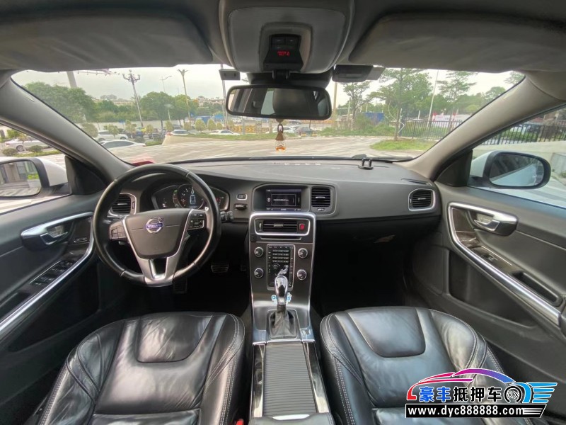 14年沃尔沃V60SUV抵押车出售