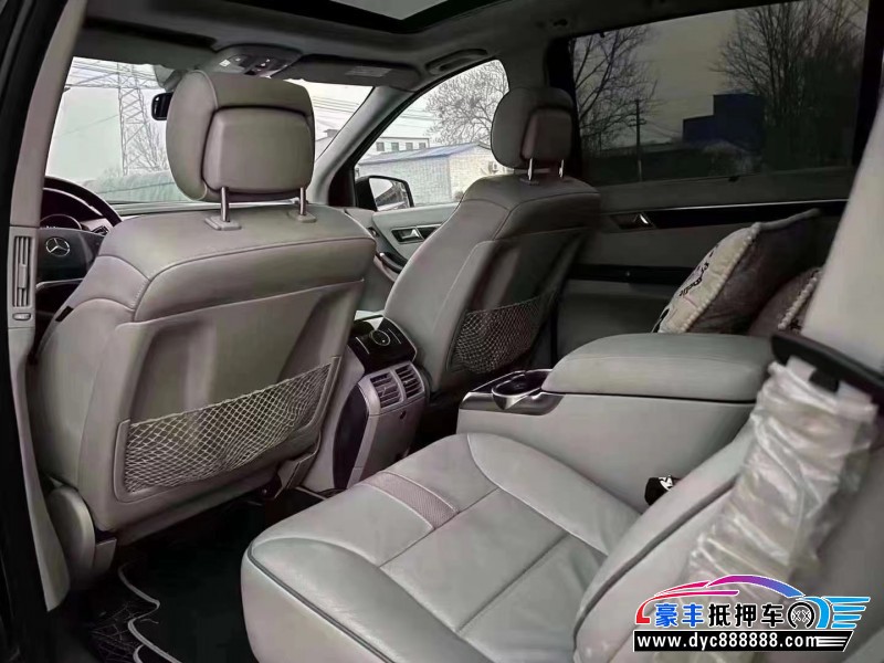 12年奔驰R级轿车抵押车出售