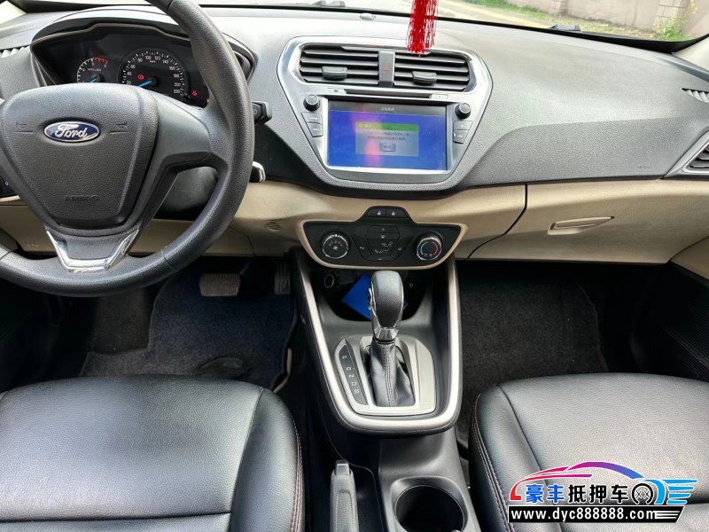 17年福特福睿斯轿车抵押车出售