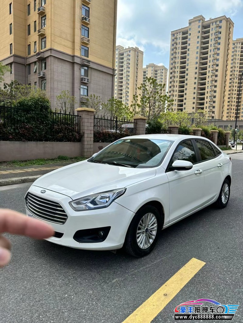 17年福特福睿斯轿车抵押车出售