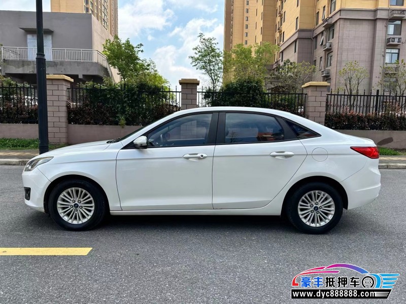 17年福特福睿斯轿车抵押车出售