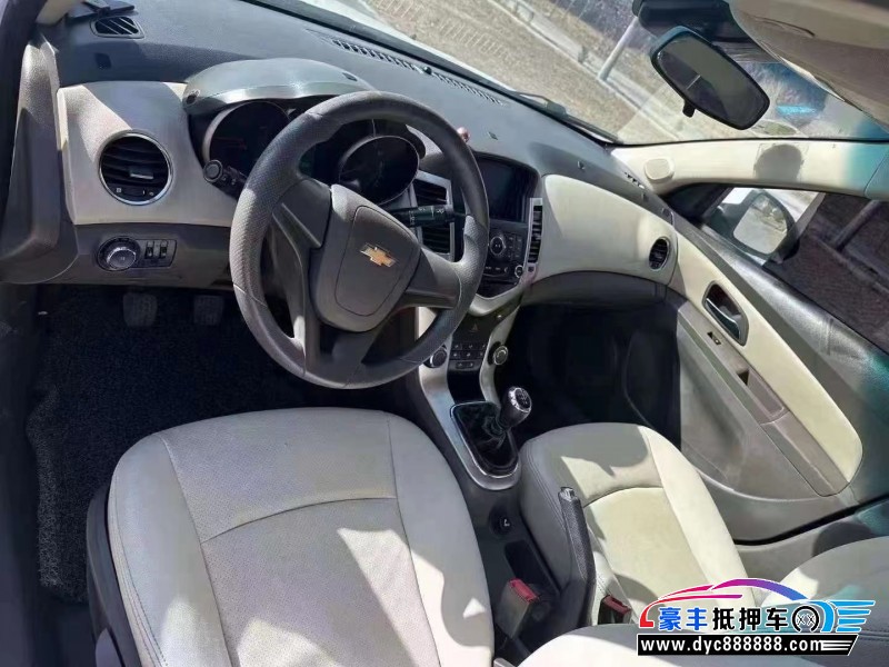 15年雪佛兰科鲁兹轿车抵押车出售