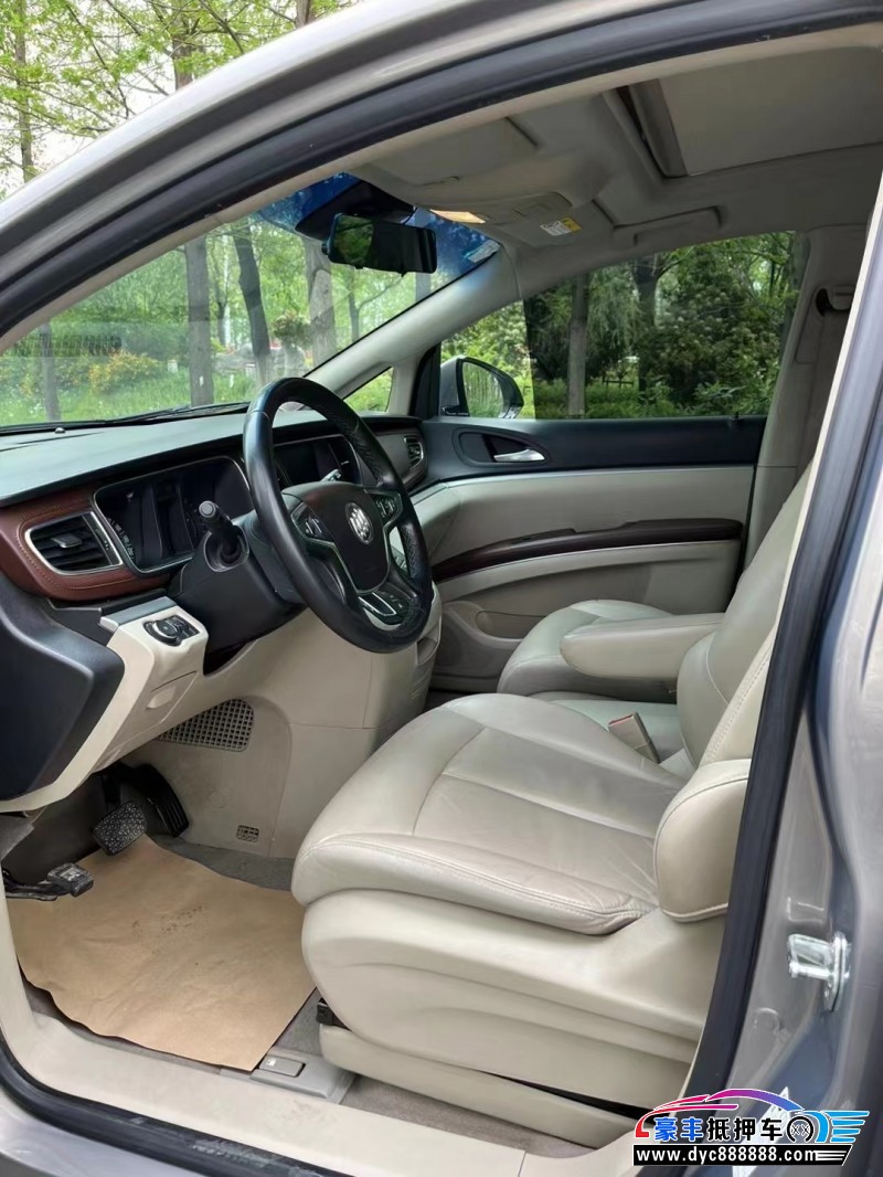 20年别克GL8轿车抵押车出售