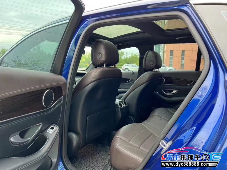 18年奔驰GLC轿车抵押车出售