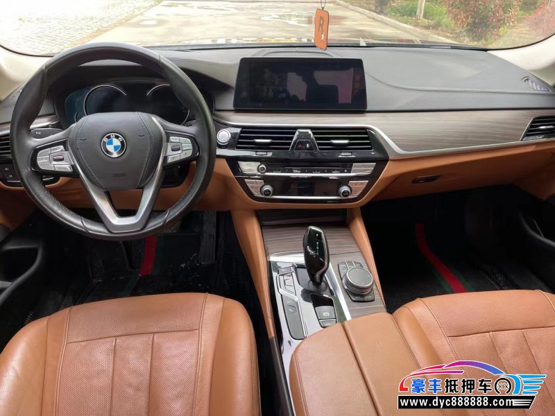 18年宝马5系轿车抵押车出售