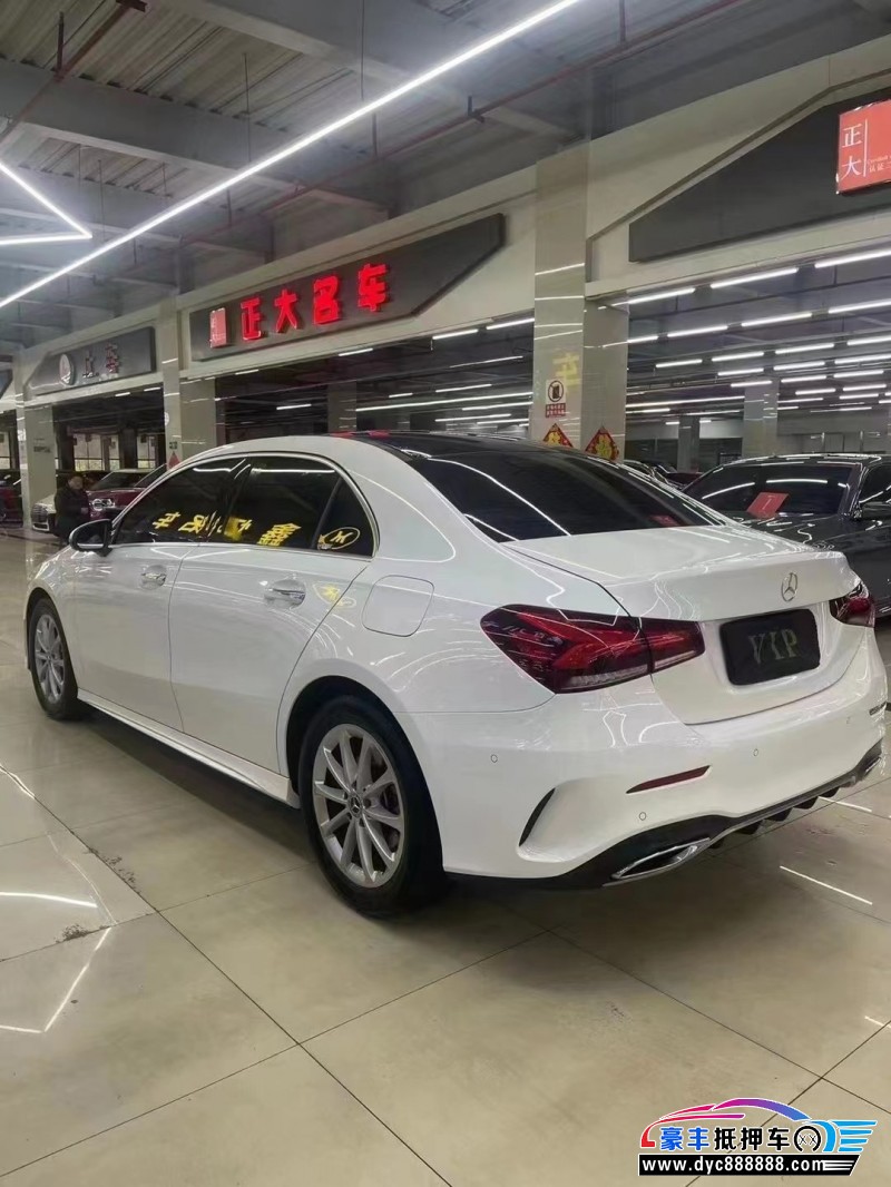 20年奔驰A轿车抵押车出售