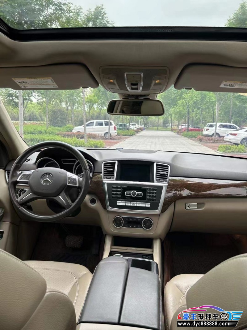 14年奔驰ML轿车抵押车出售