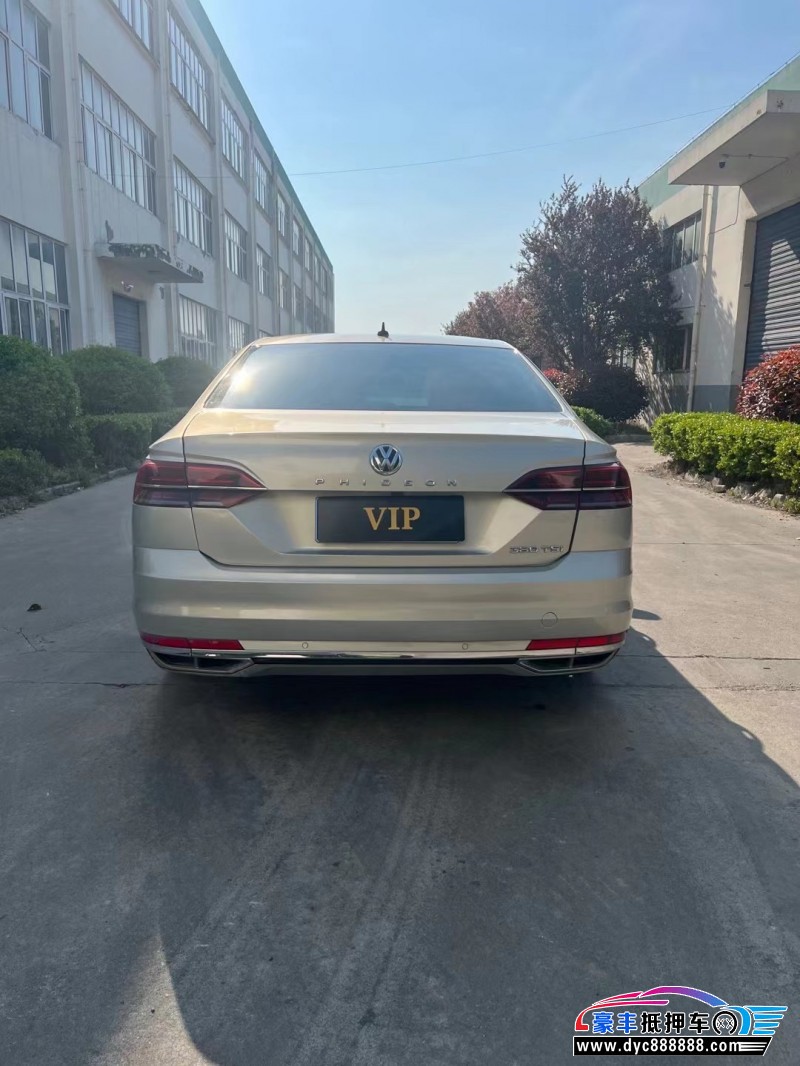 18年大众辉昂轿车抵押车出售