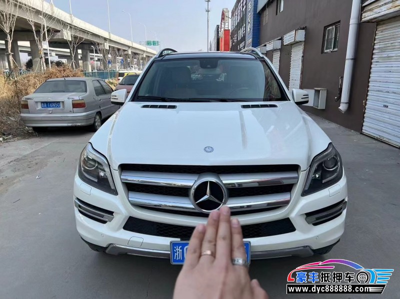 13年奔驰GLSUV抵押车出售