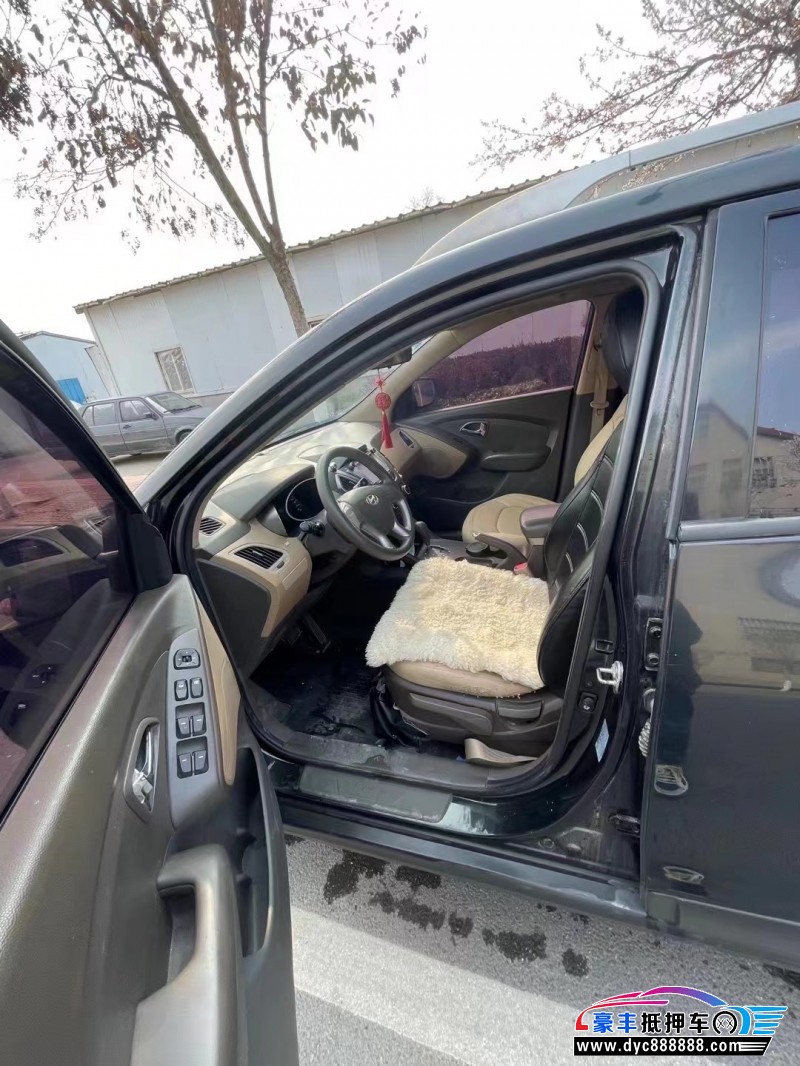 13年现代ix35SUV抵押车出售