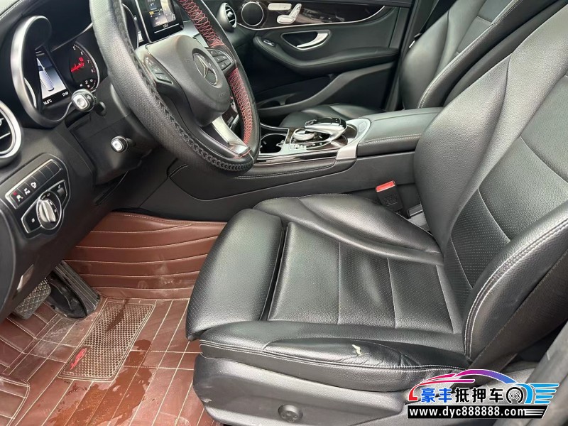 18年奔驰GLC轿车抵押车出售