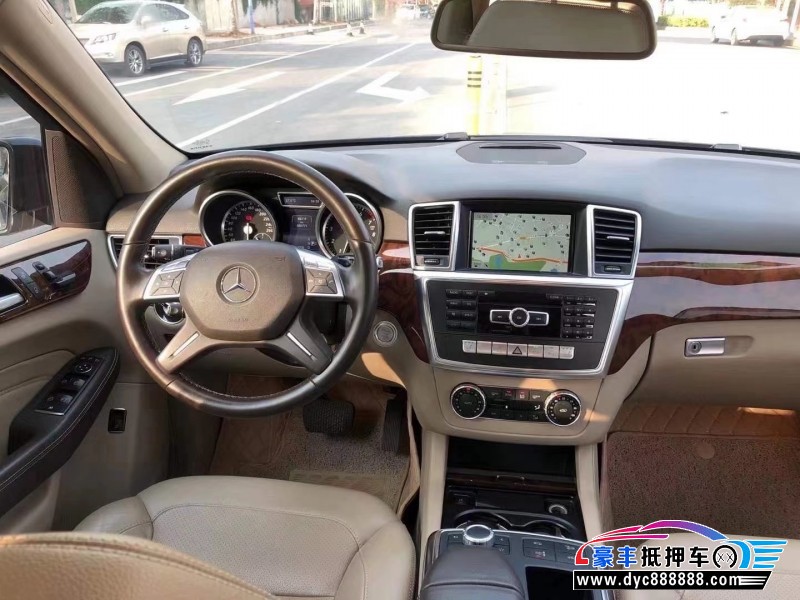 14年奔驰ML轿车抵押车出售