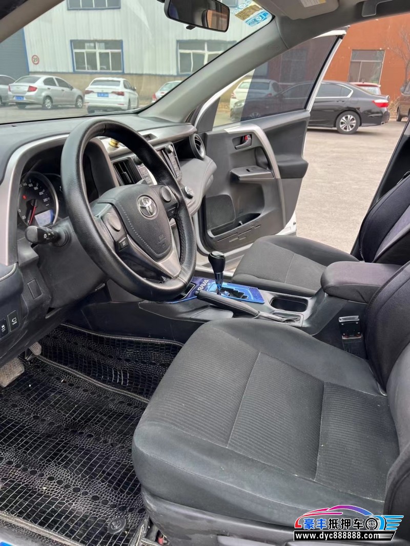 17年丰田RAV4轿车抵押车出售