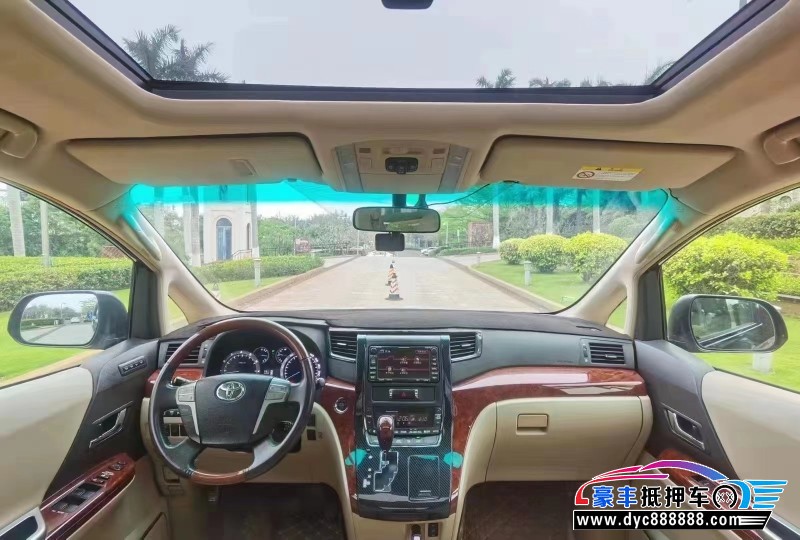 10年丰田埃尔法轿车抵押车出售