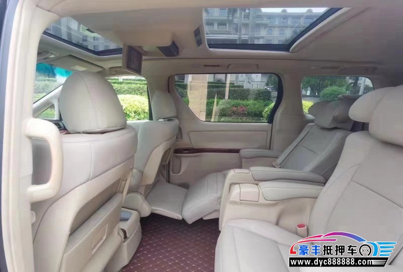 10年丰田埃尔法轿车抵押车出售