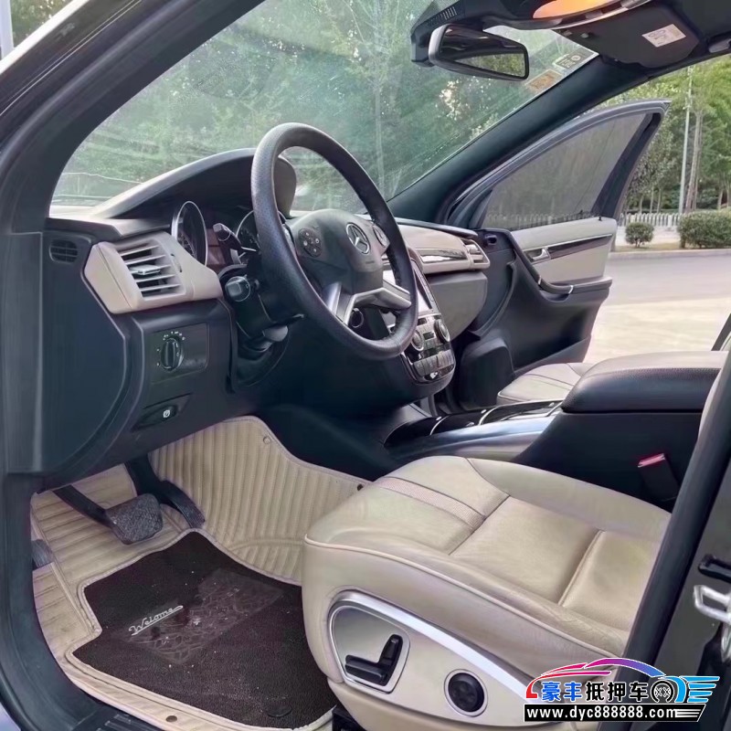 15年奔驰R级轿车抵押车出售