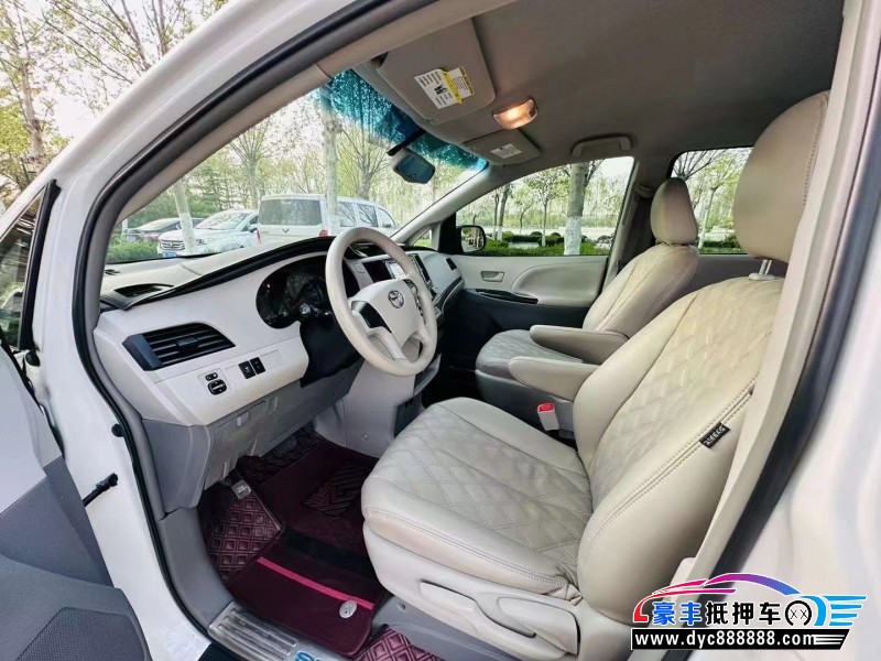 16年丰田塞纳轿车抵押车出售