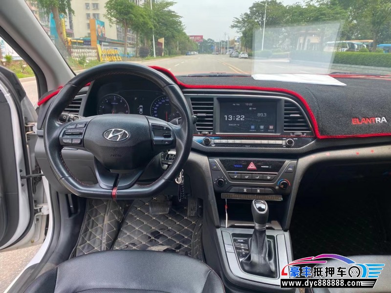 17年现代领动轿车抵押车出售