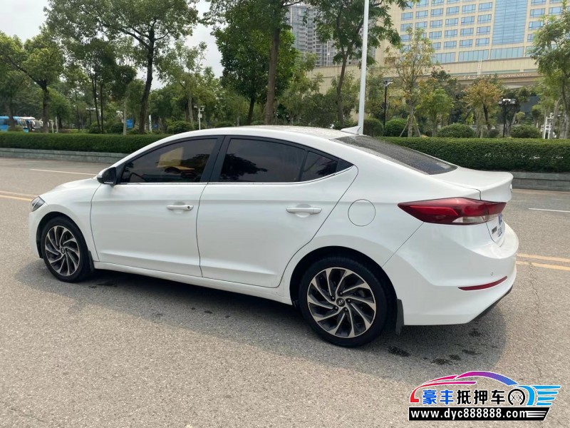 17年现代领动轿车抵押车出售