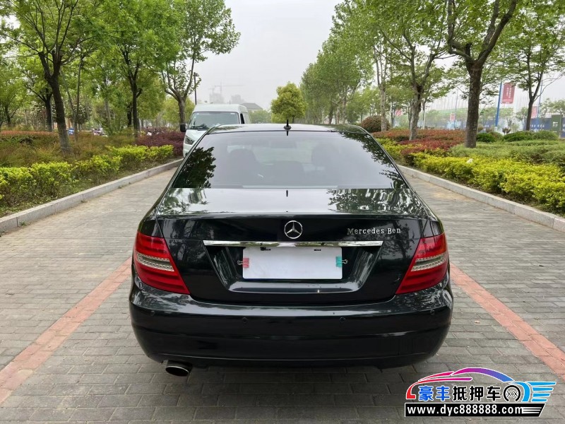 13年奔驰C轿车抵押车出售