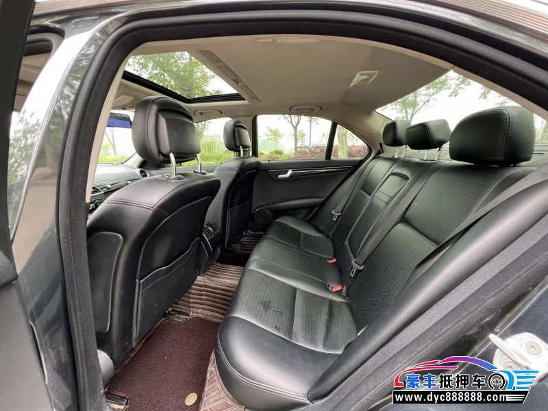 13年奔驰C轿车抵押车出售